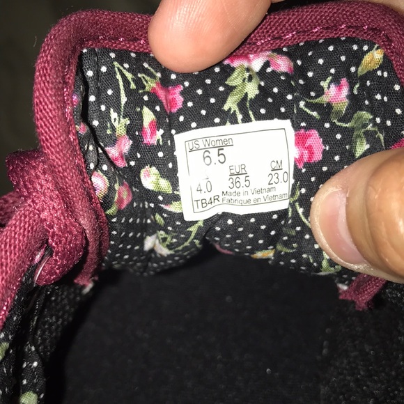 Vans - Picture 6 of 6